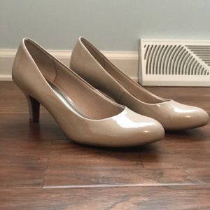 Life Stride Nude Heels